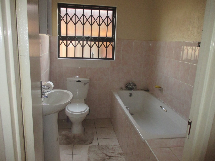 3 Bedroom Property for Sale in Grasslands Free State
